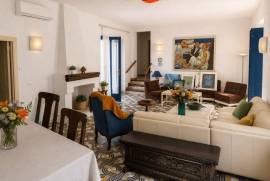 Stunning 8 bed Townhouse for Sale In Santa Teresa Gallura Sardinia Italy