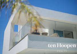 Contemporary Luxury Villa in Ponta da Piedade, Lagos Contemporary Luxury Villa in Ponta da Piedade, Lagos