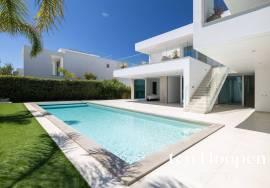 Contemporary Luxury Villa in Ponta da Piedade, Lagos Contemporary Luxury Villa in Ponta da Piedade, Lagos