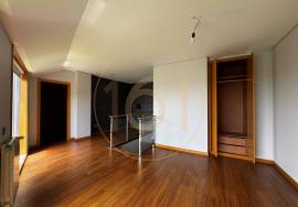 4 bedroom duplex apartment with 2 terraces and balconies 4 bedroom duplex apartment with 2 terraces and balconies
