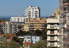 3 bedroom apartment with balcony, for rent, in Porto 3 bedroom apartment with balcony, for rent, in Porto