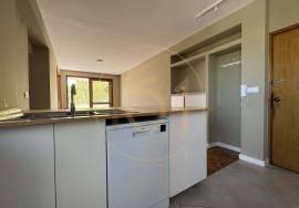 3 bedroom apartment with balcony, for rent, in Porto 3 bedroom apartment with balcony, for rent, in Porto
