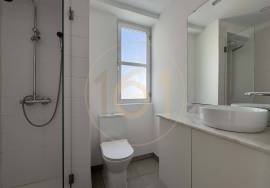 3 bedroom apartment with balcony, for rent, in Porto 3 bedroom apartment with balcony, for rent, in Porto