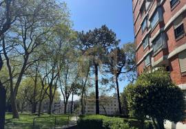 3 bedroom apartment with balcony, for rent, in Porto 3 bedroom apartment with balcony, for rent, in Porto