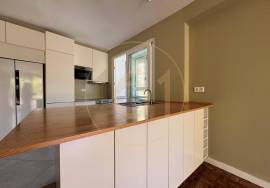 3 bedroom apartment with balcony, for rent, in Porto 3 bedroom apartment with balcony, for rent, in Porto