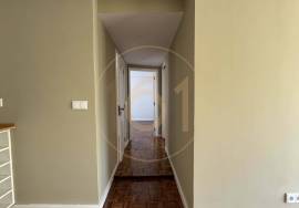3 bedroom apartment with balcony, for rent, in Porto 3 bedroom apartment with balcony, for rent, in Porto