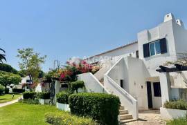 Corner 1-Bedroom Apartment in Balaia Golf Village Albufeira with Pool Views