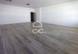 Office - with 69m2 of area, parking in the basement in an area of good access. Office - with 69m2 of area, parking in the basement in an area of good access.
