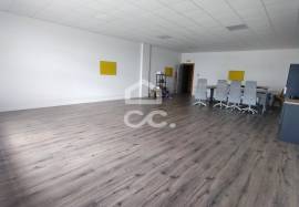 Office - with 69m2 of area, parking in the basement in an area of good access. Office - with 69m2 of area, parking in the basement in an area of good access.