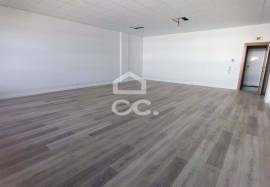 Office - with 69m2 of area, parking in the basement in an area of good access. Office - with 69m2 of area, parking in the basement in an area of good access.