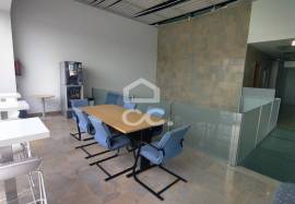 Office - with 69m2 of area, parking in the basement in an area of good access. Office - with 69m2 of area, parking in the basement in an area of good access.