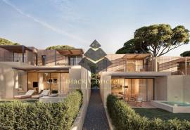 Town houses on Golf course, walking distance to the beach