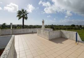 Tavira- single-storey 3-bedroom villa with pool and garage