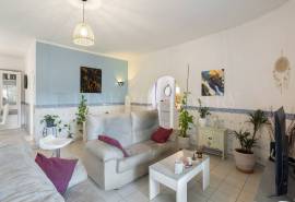 Tavira- single-storey 3-bedroom villa with pool and garage