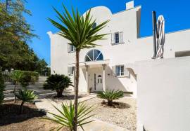 Tavira – Luxury 4-bedroom villa with pool, views and garage