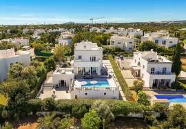 Tavira – Luxury 4-bedroom villa with pool, views and garage