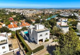 Tavira – Luxury 4-bedroom villa with pool, views and garage