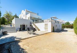 Tavira – Luxury 4-bedroom villa with pool, views and garage