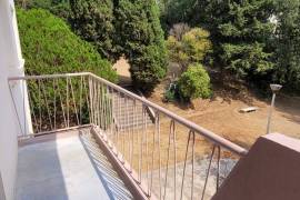 A Charming, Light-Filled Flat Measuring 67 M2 With A Balcony And Private Parking, In The Heart Of Beziers. A Charming, Light-Filled Flat Measuring 67 M2 With A Balcony And Private Parking, In The Heart Of Beziers.
