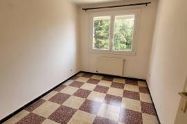 A Charming, Light-Filled Flat Measuring 67 M2 With A Balcony And Private Parking, In The Heart Of Beziers. A Charming, Light-Filled Flat Measuring 67 M2 With A Balcony And Private Parking, In The Heart Of Beziers.
