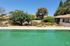 Large House With 125 M2 Of Living Space On 1010 M2 Of Land With A Swimming Pool And A Separate 38 M2 Flat. Large House With 125 M2 Of Living Space On 1010 M2 Of Land With A Swimming Pool And A Separate 38 M2 Flat.