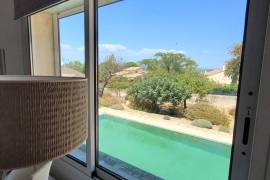 Large House With 125 M2 Of Living Space On 1010 M2 Of Land With A Swimming Pool And A Separate 38 M2 Flat. Large House With 125 M2 Of Living Space On 1010 M2 Of Land With A Swimming Pool And A Separate 38 M2 Flat.