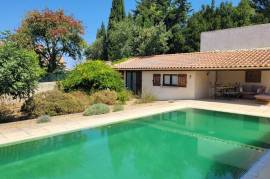 Large House With 125 M2 Of Living Space On 1010 M2 Of Land With A Swimming Pool And A Separate 38 M2 Flat. Large House With 125 M2 Of Living Space On 1010 M2 Of Land With A Swimming Pool And A Separate 38 M2 Flat.