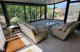 Large House With 125 M2 Of Living Space On 1010 M2 Of Land With A Swimming Pool And A Separate 38 M2 Flat. Large House With 125 M2 Of Living Space On 1010 M2 Of Land With A Swimming Pool And A Separate 38 M2 Flat.