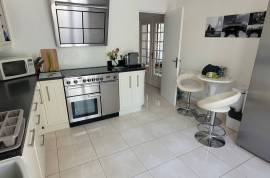Large House With 125 M2 Of Living Space On 1010 M2 Of Land With A Swimming Pool And A Separate 38 M2 Flat. Large House With 125 M2 Of Living Space On 1010 M2 Of Land With A Swimming Pool And A Separate 38 M2 Flat.