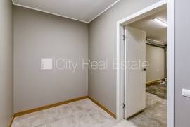 Detached house for rent in Riga, 288.00m2
