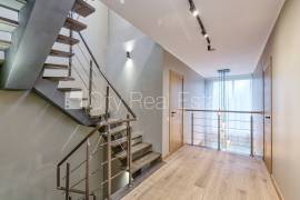 Detached house for rent in Riga, 288.00m2