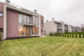 Detached house for rent in Riga, 288.00m2
