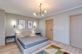 Detached house for rent in Riga, 288.00m2