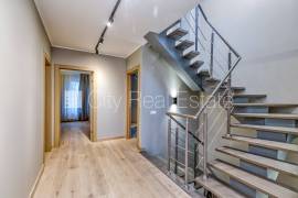 Detached house for rent in Riga, 288.00m2
