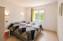 5 room, 120m2 House for sale in Caussiniojouls - 359 000 € * 5 room, 120m2 House for sale in Caussiniojouls - 359 000 € *