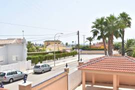 FANTASTISCHE VILLA MET 3 SLAAPKAMERS, ZWEMBAD EN ZOMERKEUKEN IN CIUDAD QUESADA