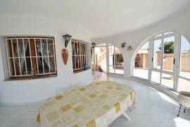 FANTASTISCHE VILLA MET 3 SLAAPKAMERS, ZWEMBAD EN ZOMERKEUKEN IN CIUDAD QUESADA