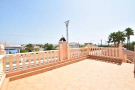 FANTASTISCHE VILLA MET 3 SLAAPKAMERS, ZWEMBAD EN ZOMERKEUKEN IN CIUDAD QUESADA