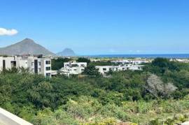Stunning 3-bedroom penthouse with private rooftop, sea & mountain views in Flic en Flac - Mauritius