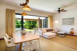 Elegant 3-bedroom ground-floor apartment with private garden in a village between sea and golf course in Haute Rive – Mauritius
