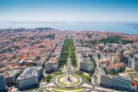 Building for Rehabilitation with 2,275 m² in Lisbon