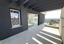 Spacious 3-Bedroom Villa Located in Mexilhoeira Grande Spacious 3-Bedroom Villa Located in Mexilhoeira Grande