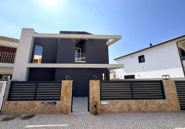 Spacious 3-Bedroom Villa Located in Mexilhoeira Grande Spacious 3-Bedroom Villa Located in Mexilhoeira Grande