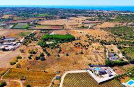 Plot with Ruin and Approved Project | Bemparece, Lagoa