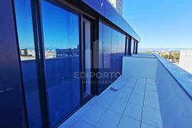 Luxury 4 Bedroom Apartment with Sea View and Private Jacuzzi in Leça da Palmeira