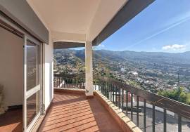 3 bedroom apartment with panoramic view - Pico dos Barcelos