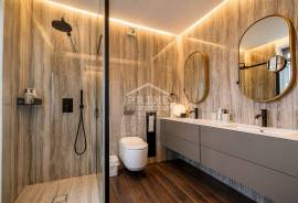 Exceptional Madeiran Quinta with Panoramic Funchal Bay Views Exceptional Madeiran Quinta with Panoramic Funchal Bay Views