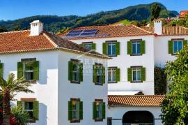Exceptional Madeiran Quinta with Panoramic Funchal Bay Views