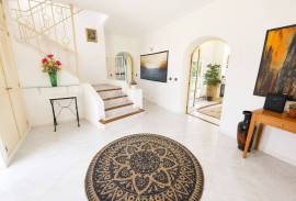 4 km from Albufeira, House T3 + 3 + T0 and 3 rustic plots