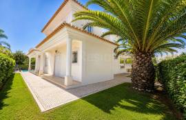 Albufeira, 4 +1 Bedroom Villa with Pool in São Rafael Albufeira, 4 +1 Bedroom Villa with Pool in São Rafael